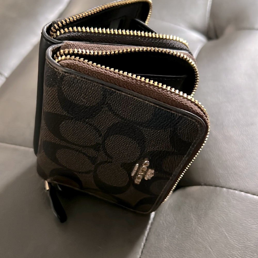 Coach signature credit card holder